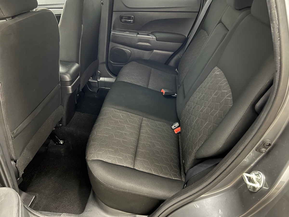 Photo 8 of this Mitsubishi Outlander Sport