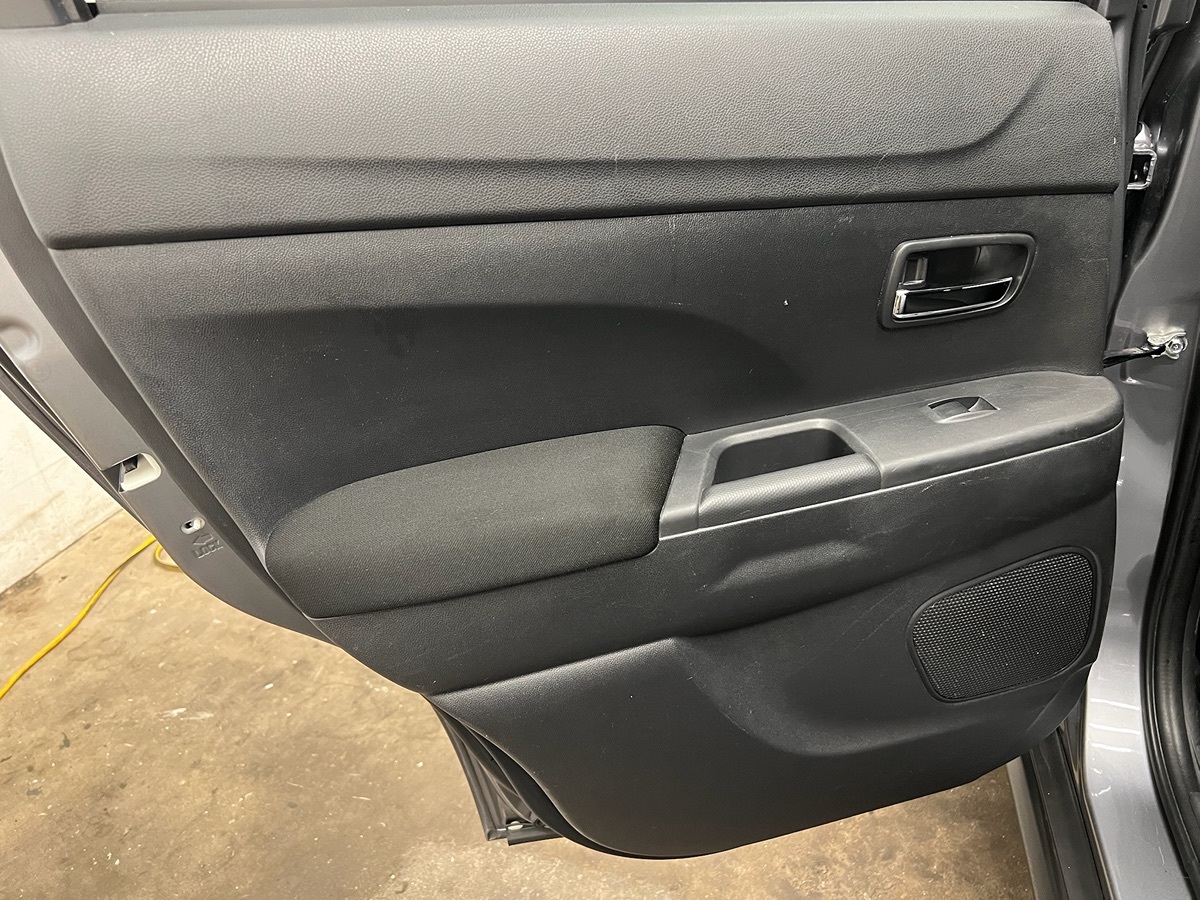 Photo 14 of this Mitsubishi Outlander Sport