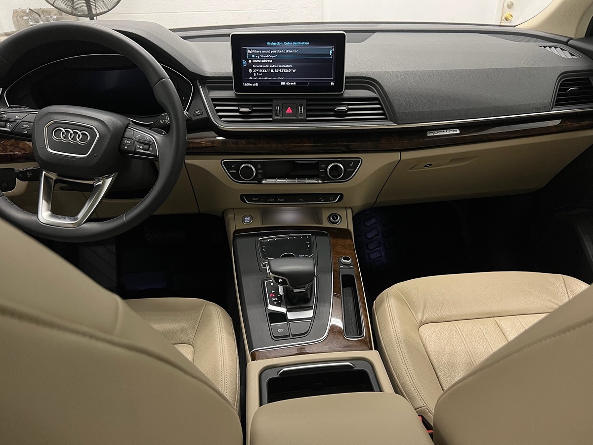 Photo 16 of this Audi Q5