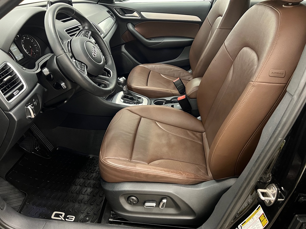 Photo 8 of this Audi Q3
