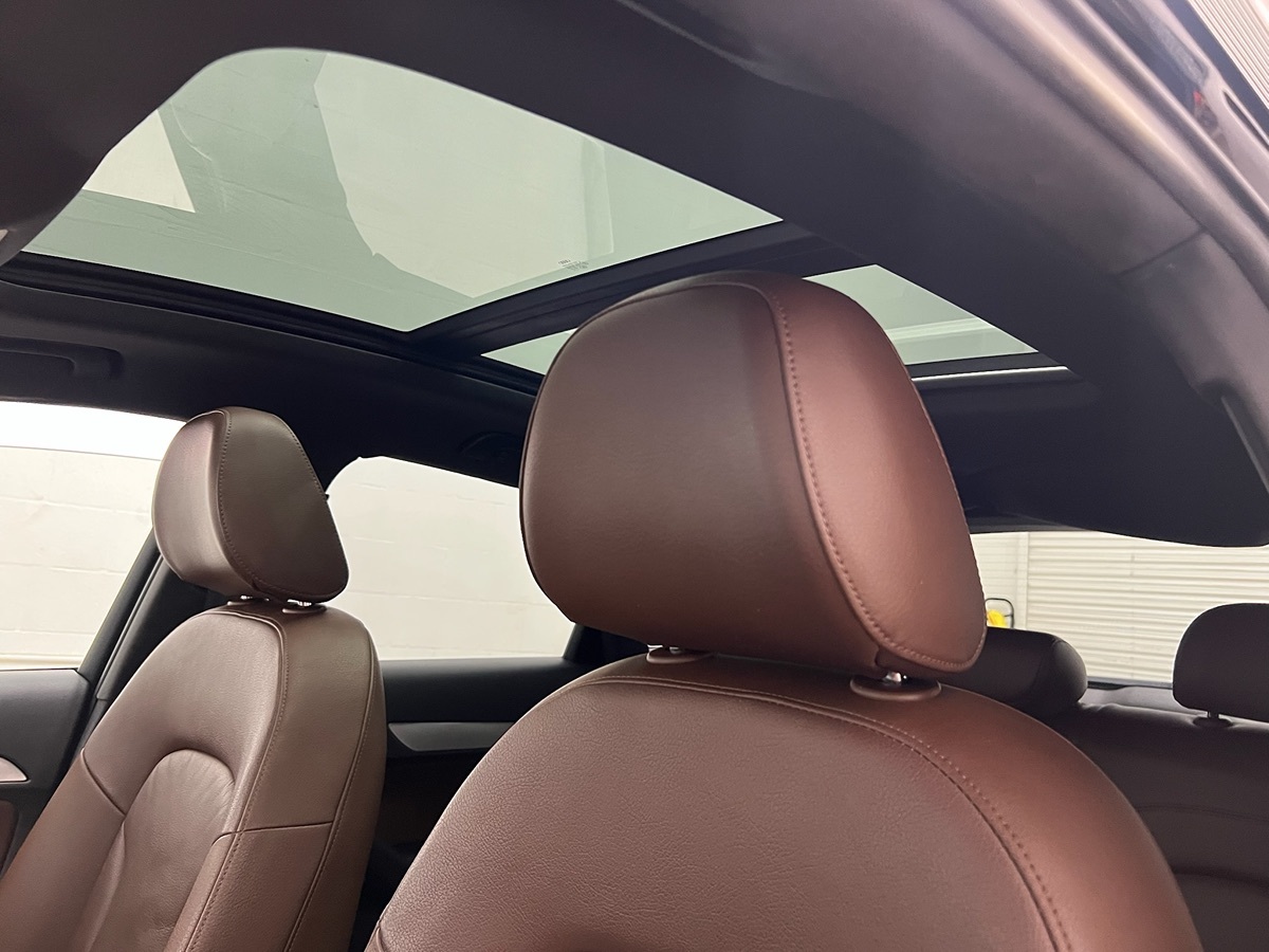 Photo 16 of this Audi Q3
