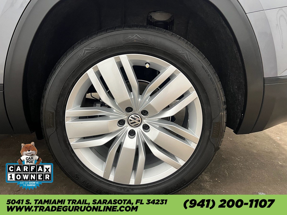 Photo 16 of this Volkswagen Atlas