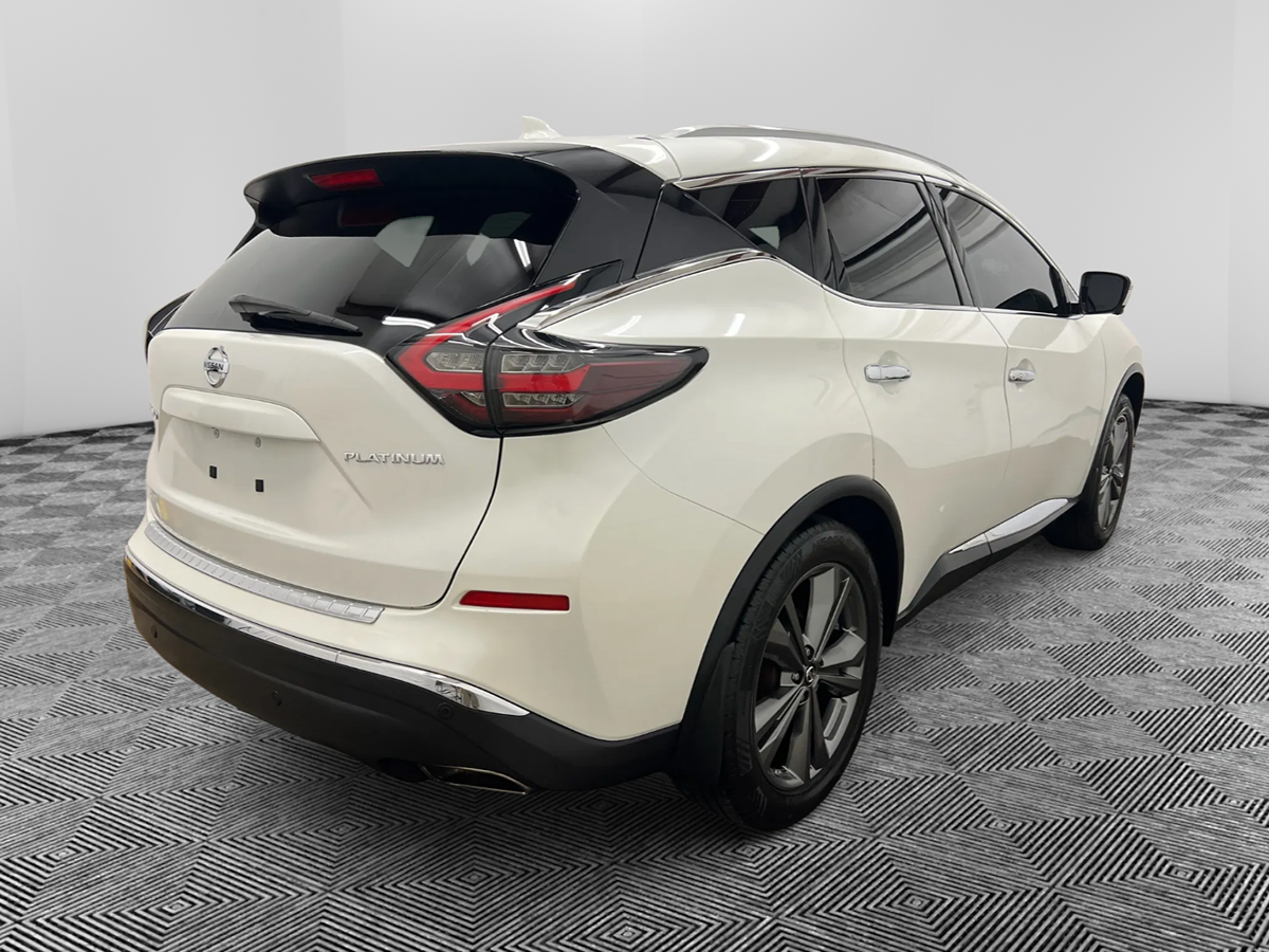 Photo 2 of this Nissan Murano