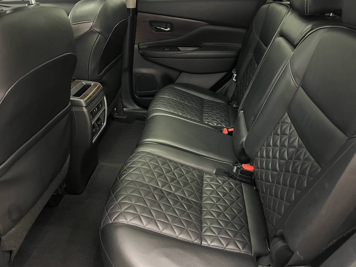 Photo 13 of this Nissan Murano