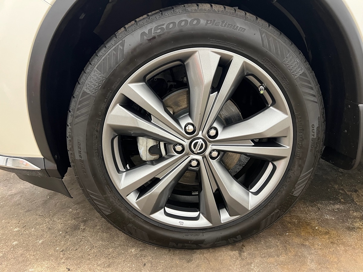 Photo 15 of this Nissan Murano