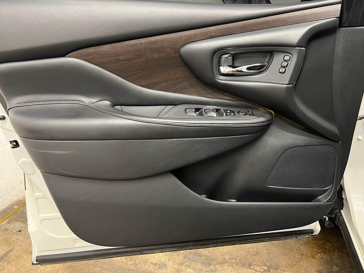 Photo 16 of this Nissan Murano