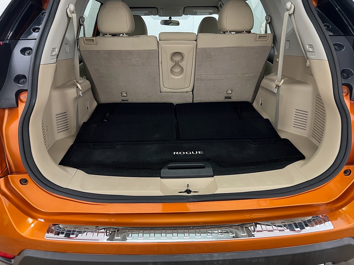 Photo 7 of this Nissan Rogue
