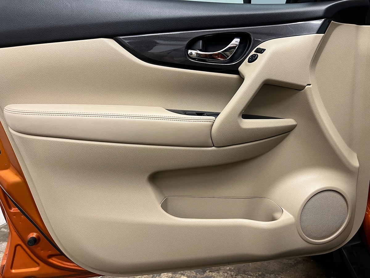 Photo 12 of this Nissan Rogue