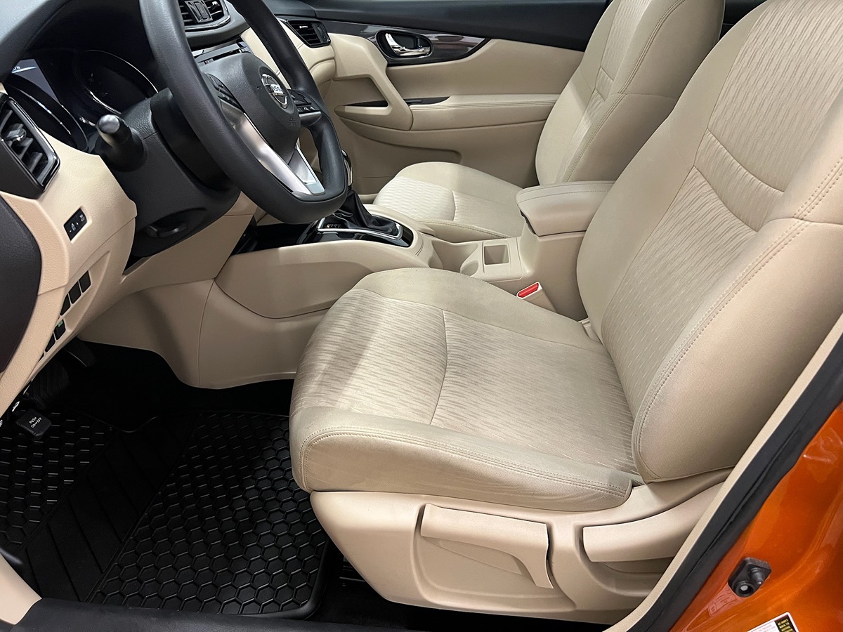 Photo 9 of this Nissan Rogue