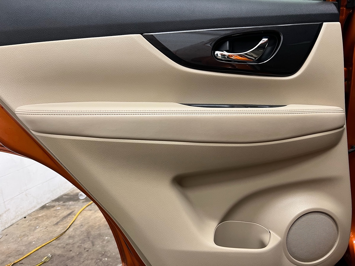 Photo 14 of this Nissan Rogue