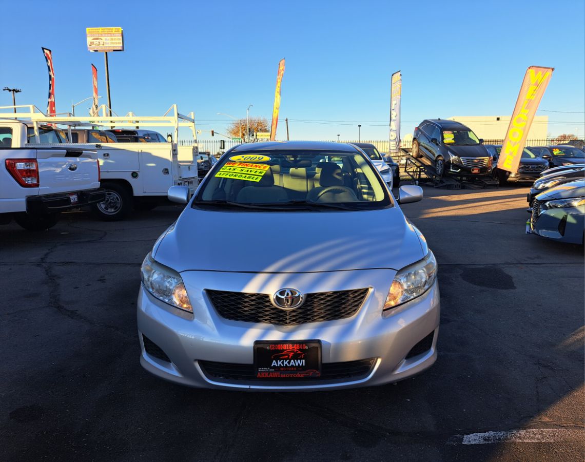 2009 Toyota Corolla LE photo 2