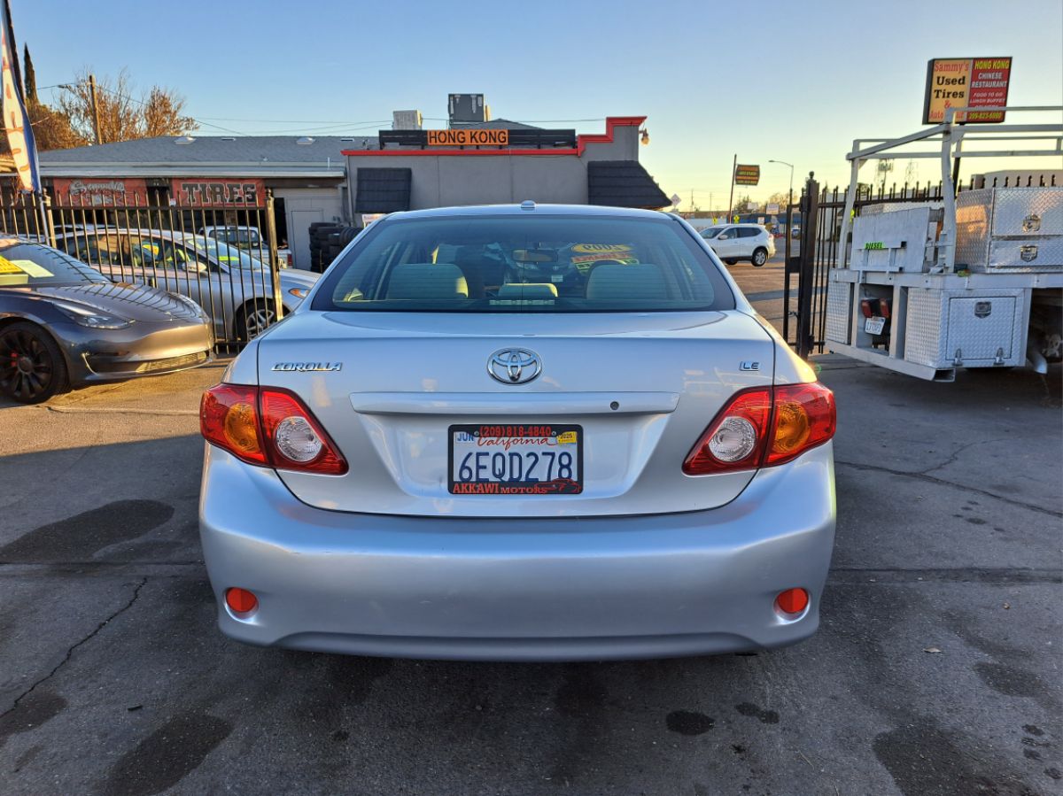 2009 Toyota Corolla LE photo 21