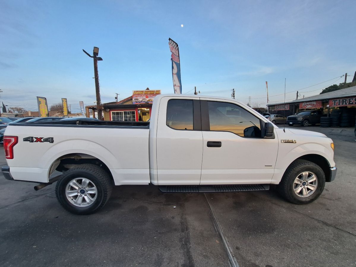 2015 Ford F-150 XLT photo 15