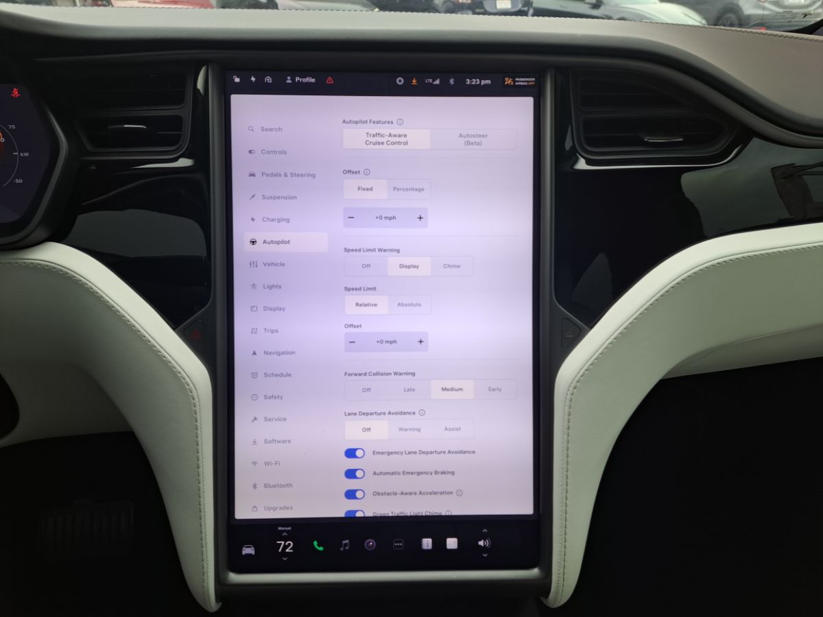 2020 Tesla Model X Long Range Plus photo 9