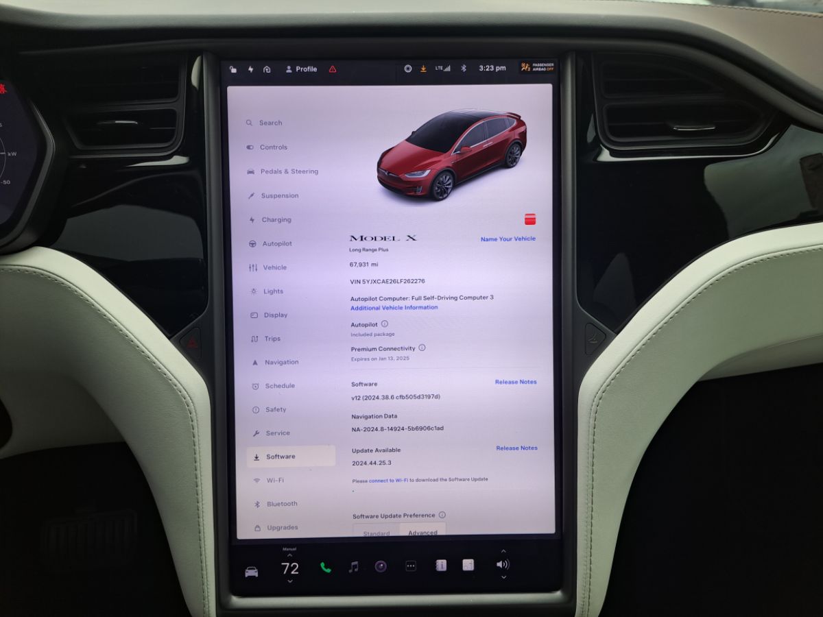 2020 Tesla Model X Long Range Plus photo 11