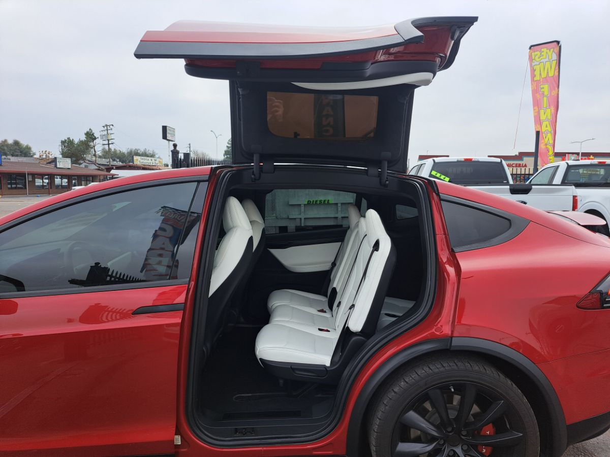 2020 Tesla Model X Long Range Plus photo 16