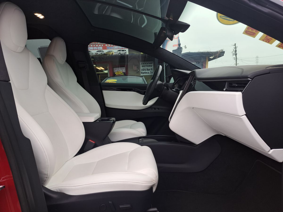 2020 Tesla Model X Long Range Plus photo 22