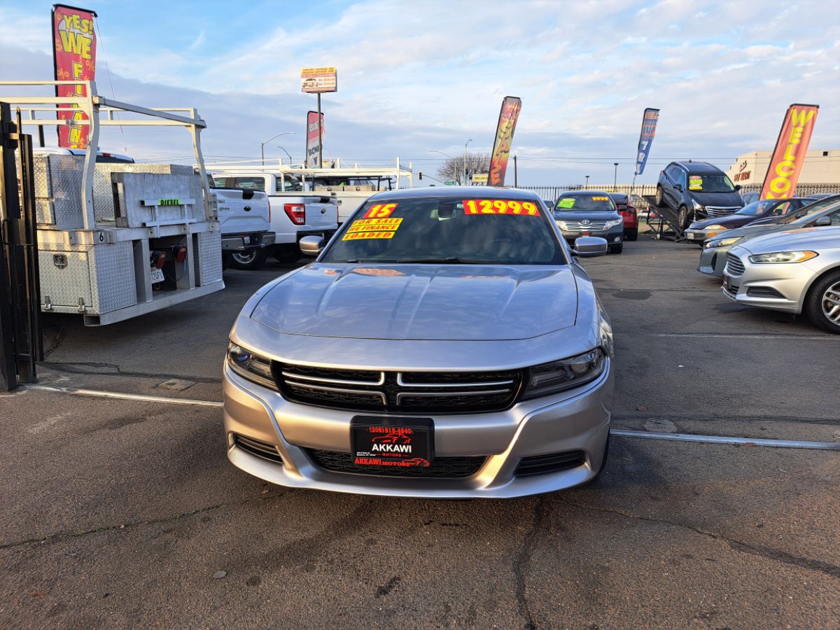 2015 Dodge Charger SE photo 2