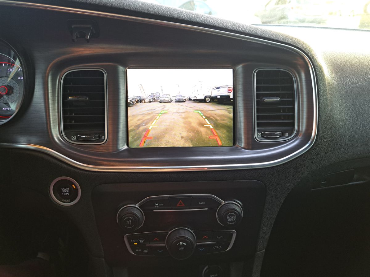 2015 Dodge Charger SE photo 9