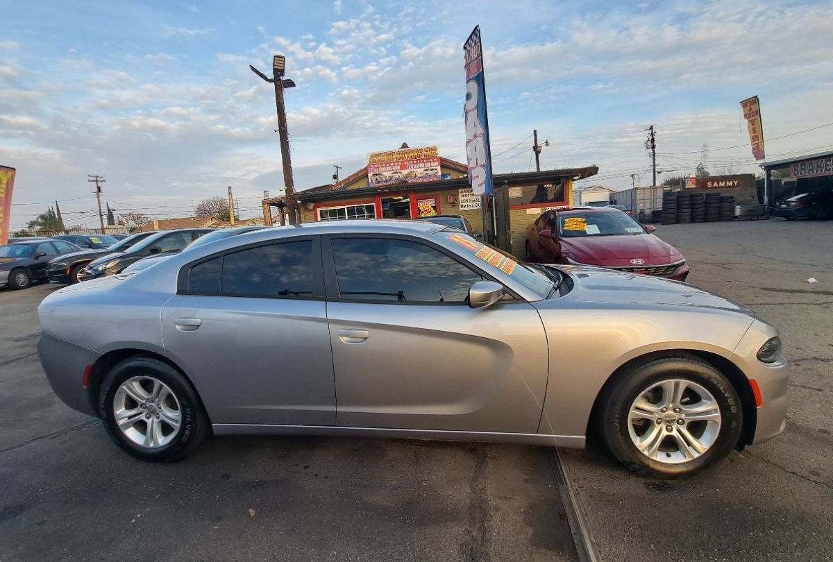 2015 Dodge Charger SE photo 17