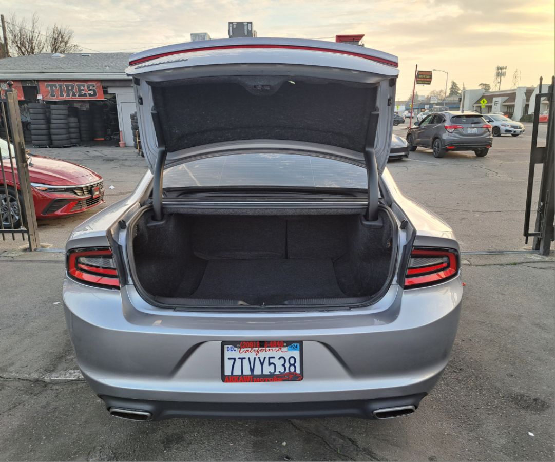 2015 Dodge Charger SE photo 24