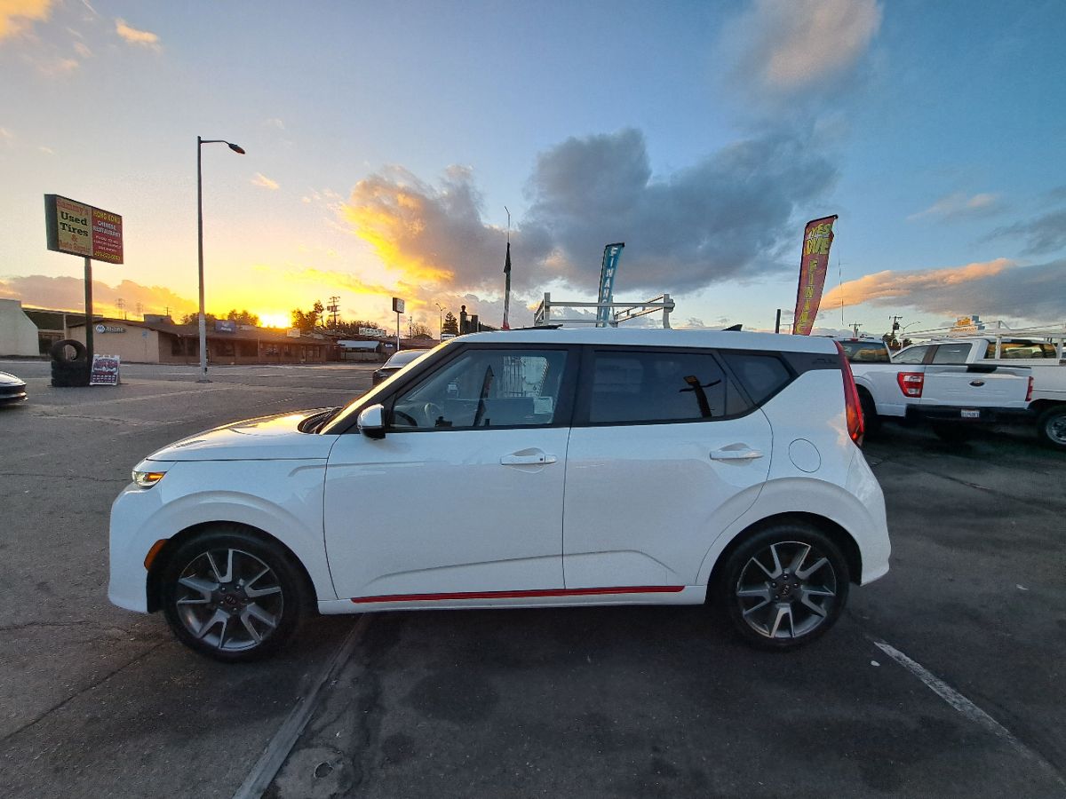 2021 Kia Soul Turbo - Photo 3