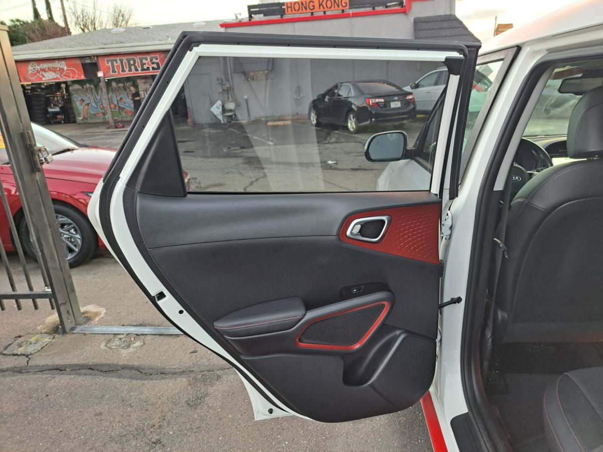 2021 Kia Soul Turbo - Photo 15