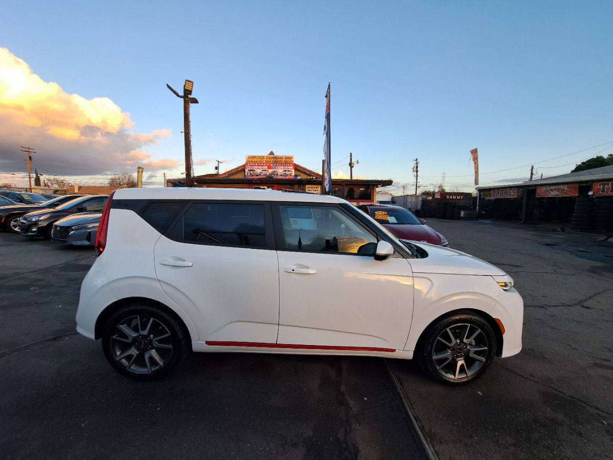 2021 Kia Soul Turbo - Photo 18