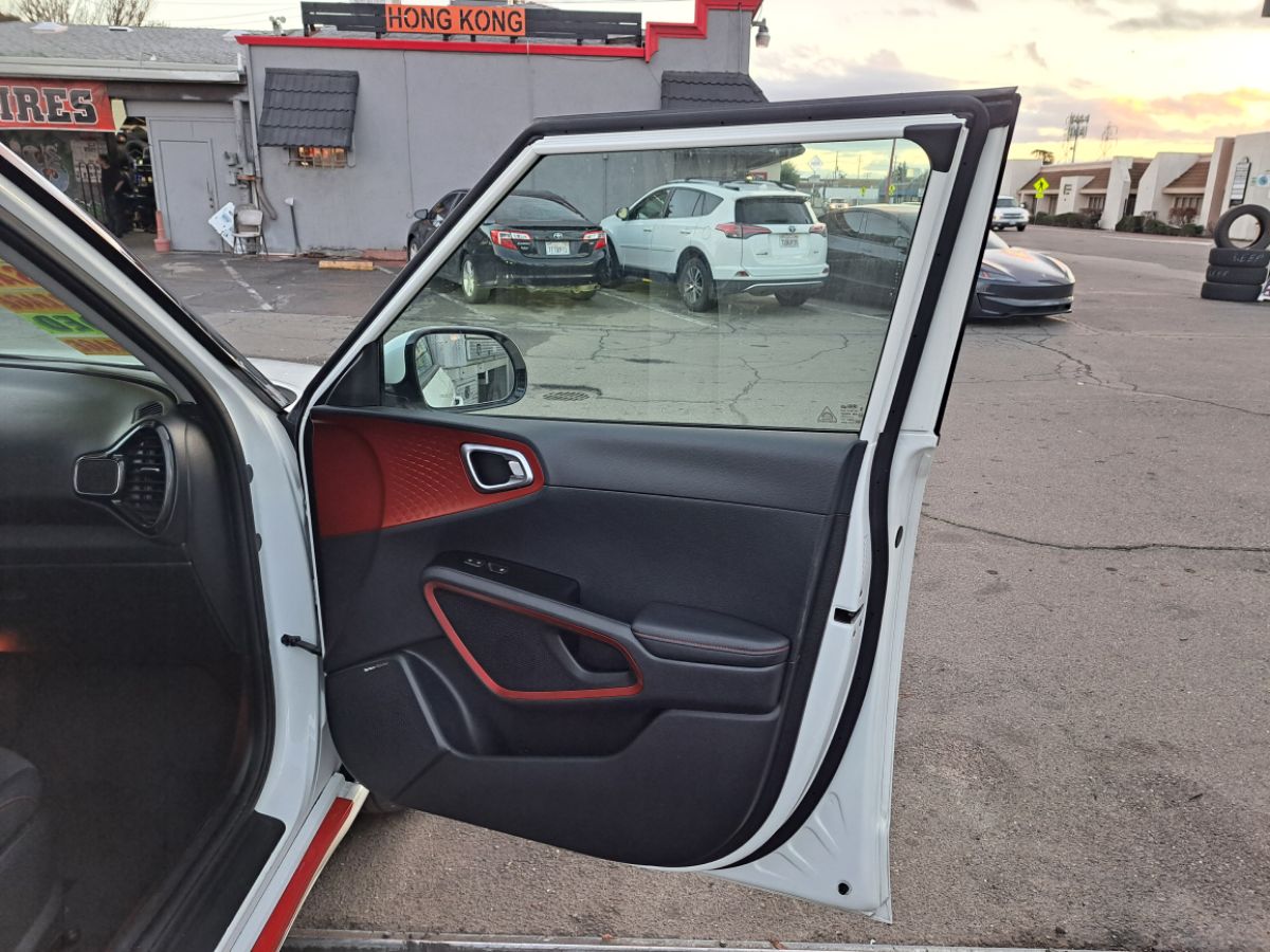 2021 Kia Soul Turbo - Photo 19