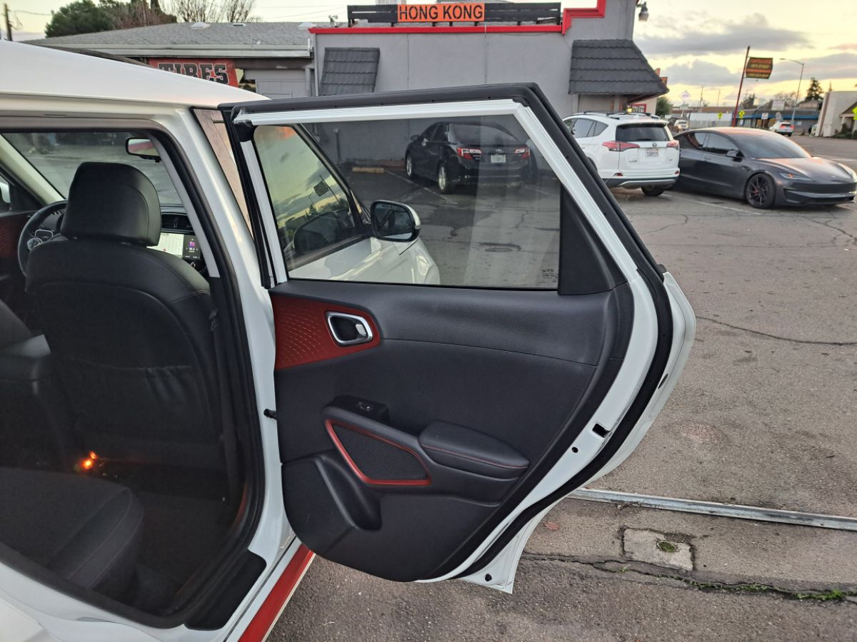 2021 Kia Soul Turbo - Photo 22