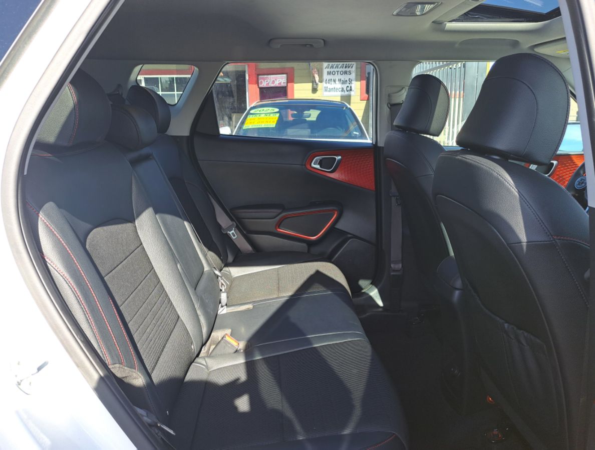 2021 Kia Soul Turbo - Photo 18