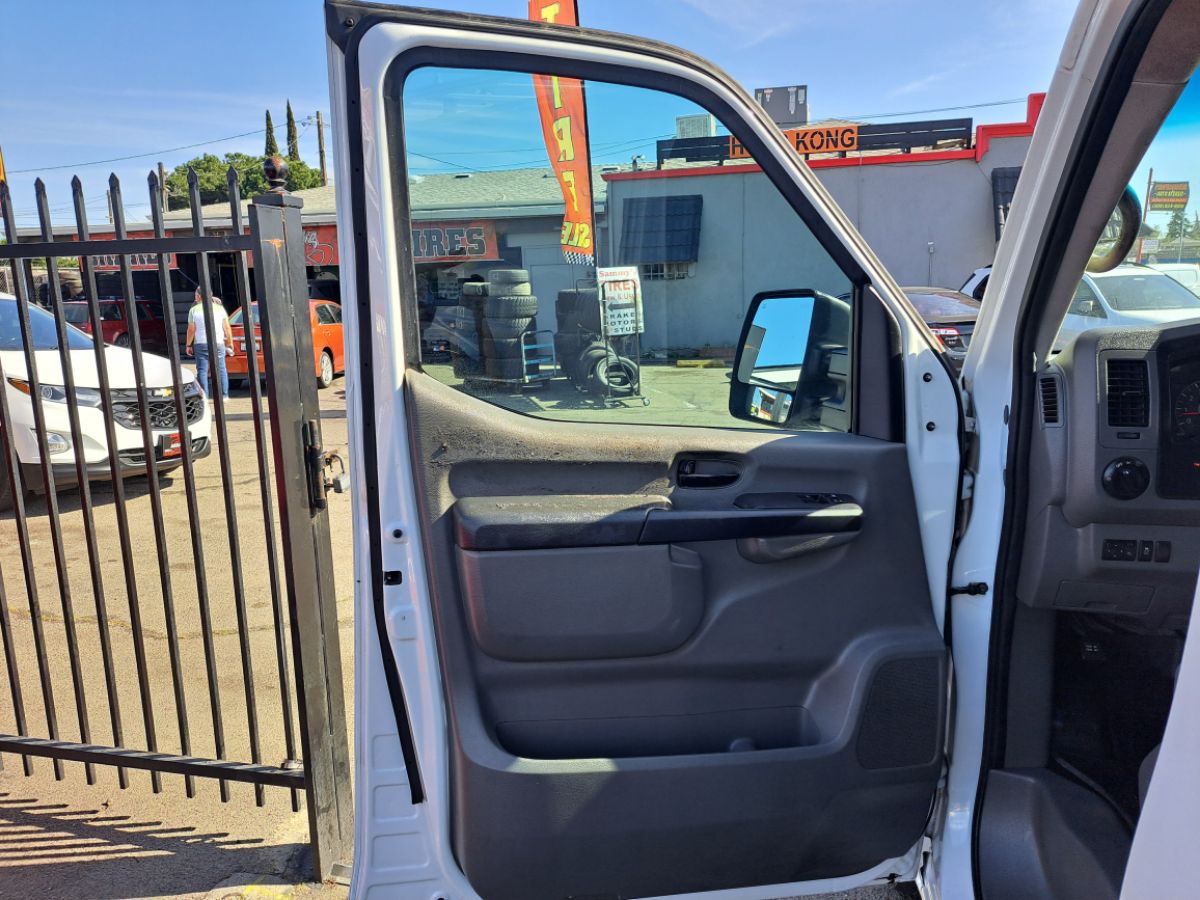 2019 Nissan NV Cargo SL - Photo 4