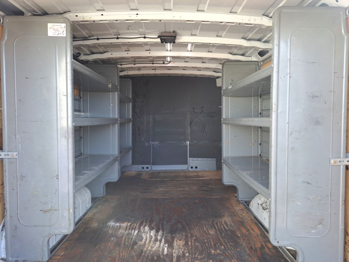 2019 Nissan NV Cargo SL - Photo 17