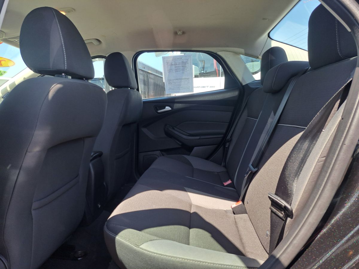 2014 Ford Focus SE - Photo 12