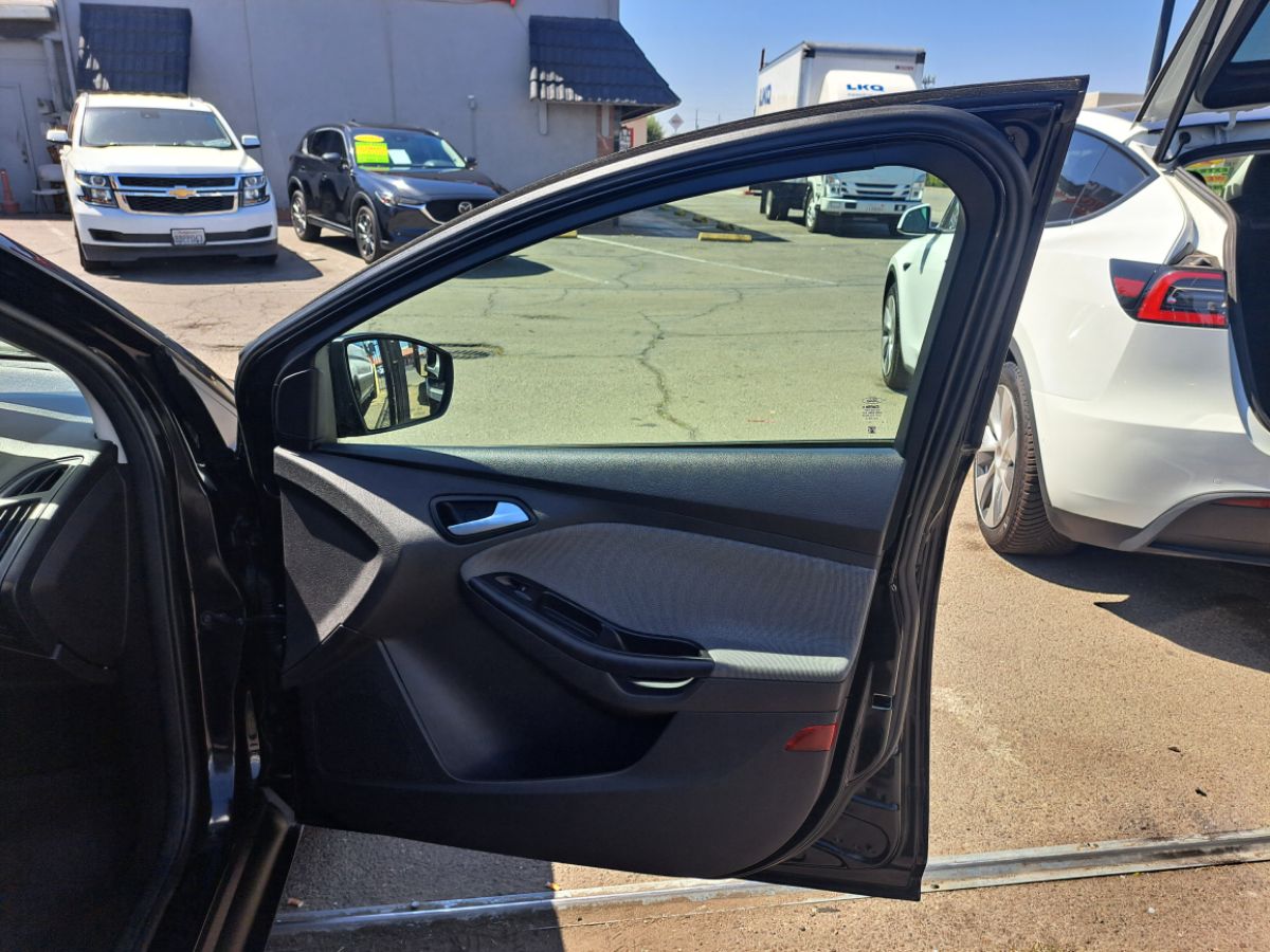 2014 Ford Focus SE - Photo 15