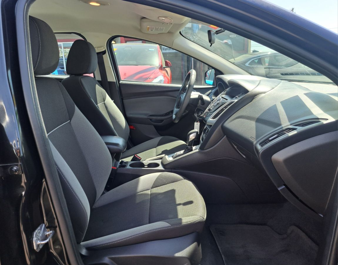 2014 Ford Focus SE - Photo 16