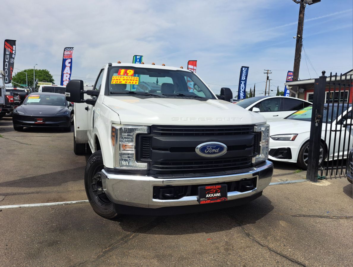 Ford F-350 photo 2