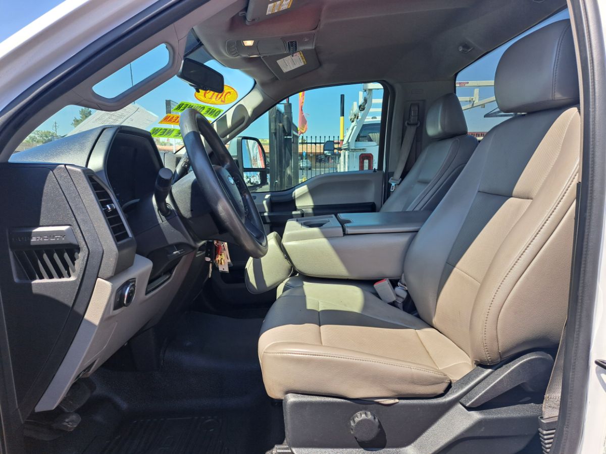 2019 Ford F-350 Super Duty Chassis Cab XL - Photo 5