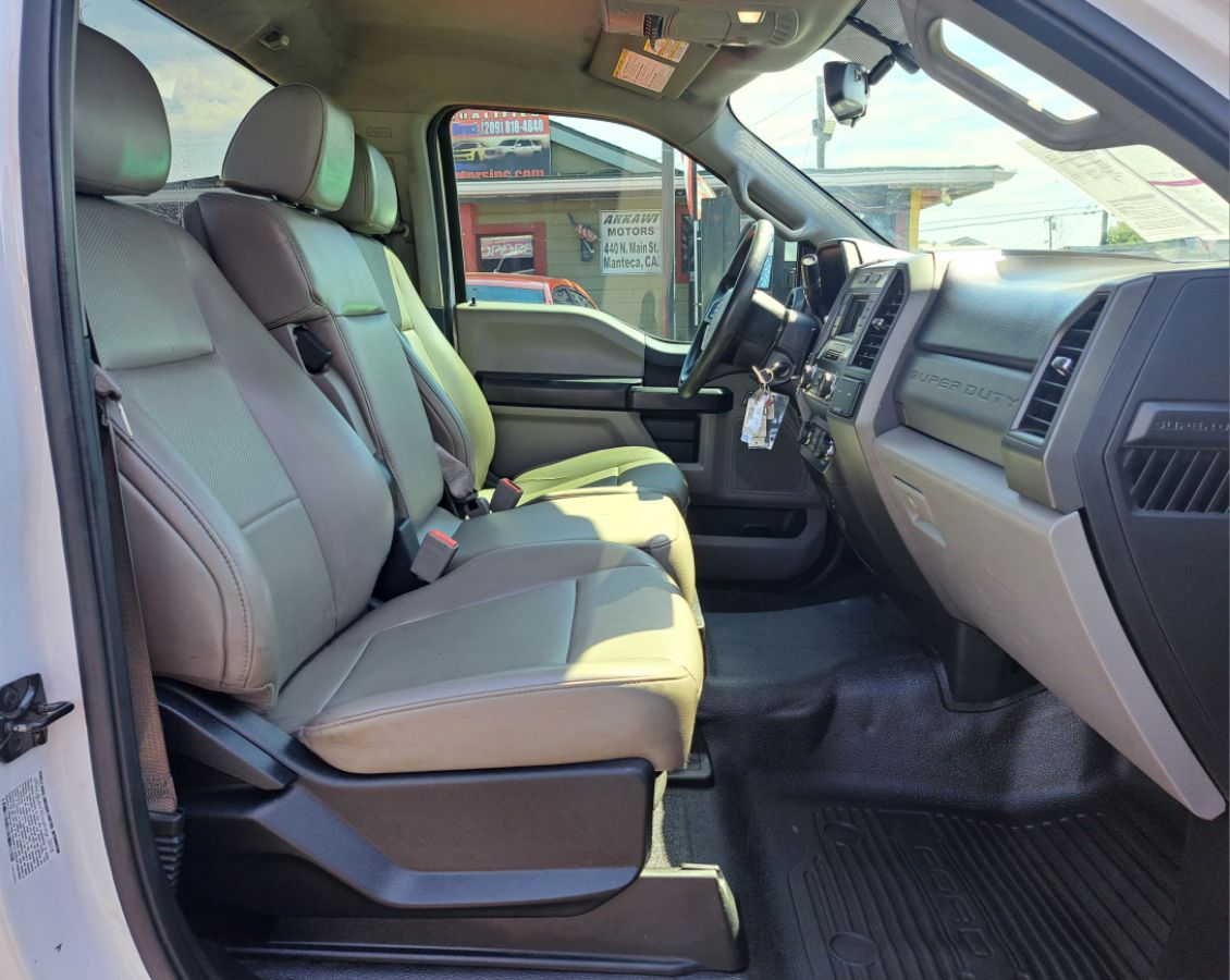 2019 Ford F-350 Super Duty Chassis Cab XL - Photo 14