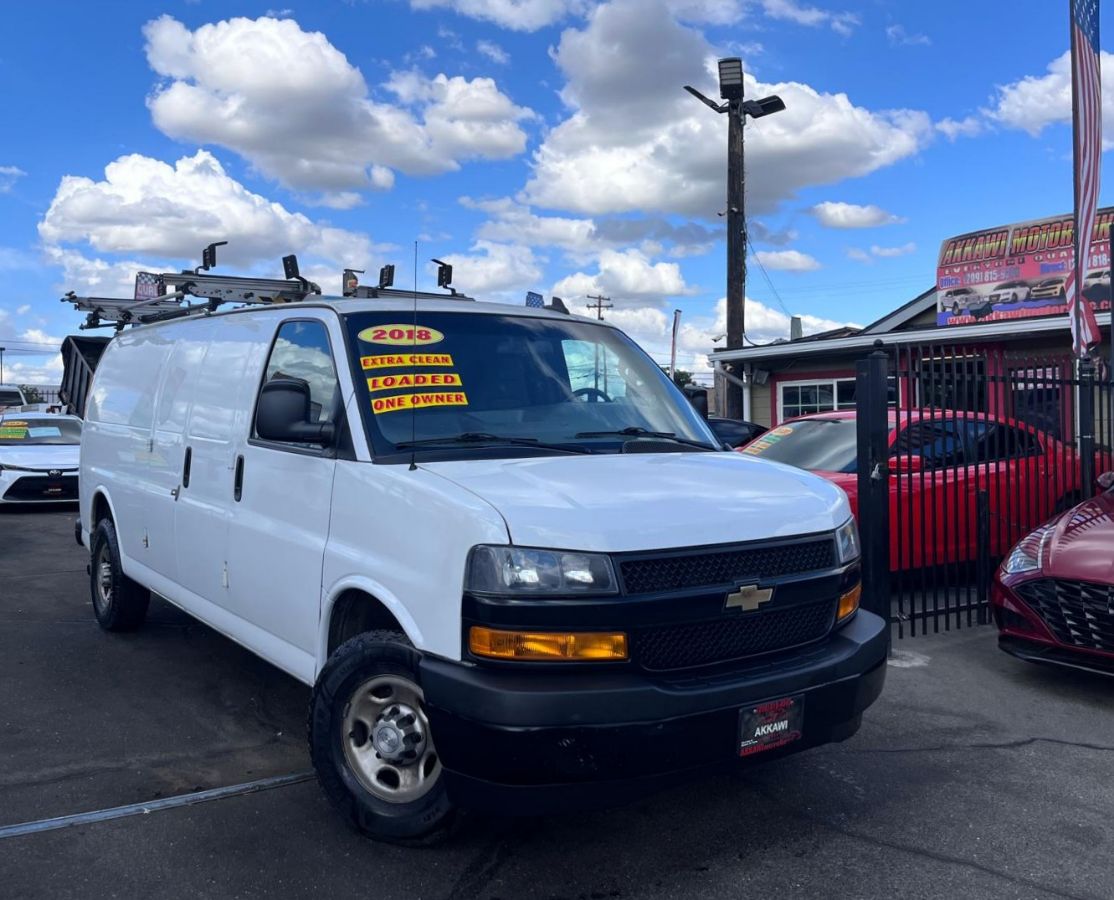Chevrolet Express photo 2