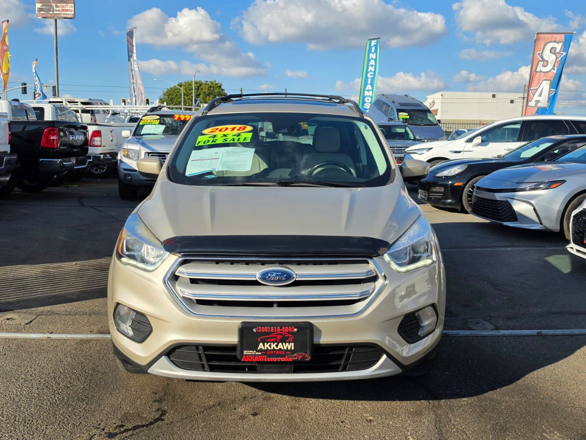 Photo 2 of this Ford Escape