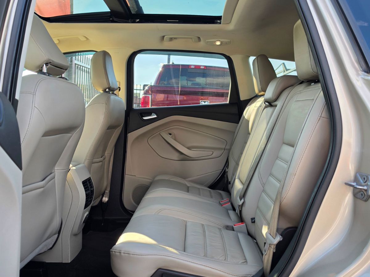 Photo 12 of this Ford Escape