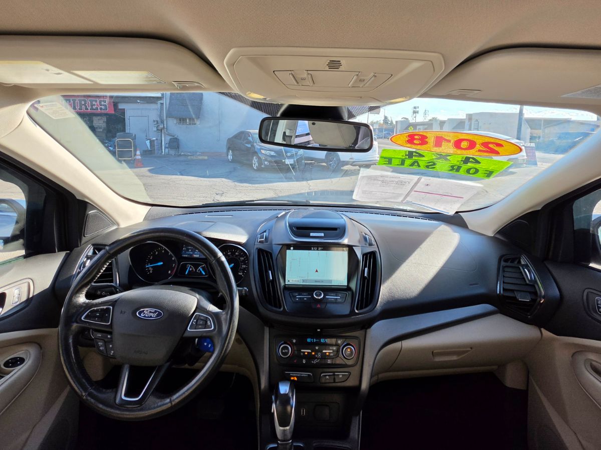 Photo 13 of this Ford Escape