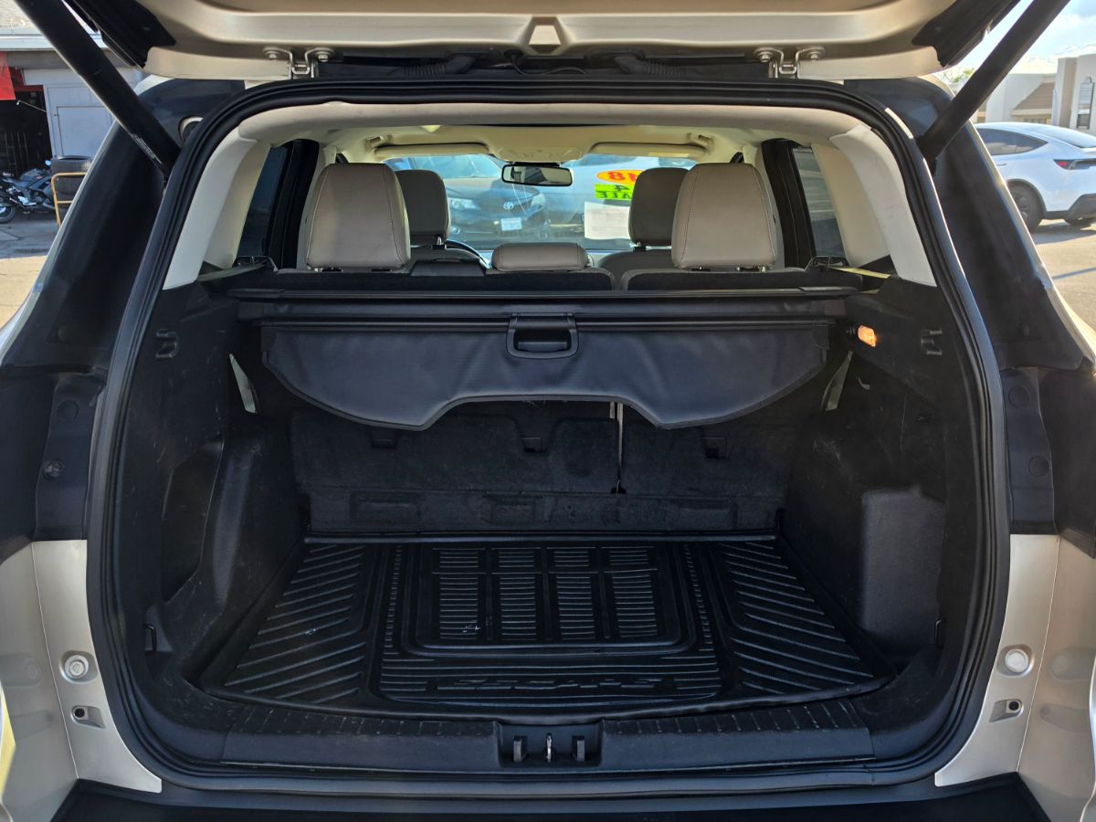 Photo 20 of this Ford Escape