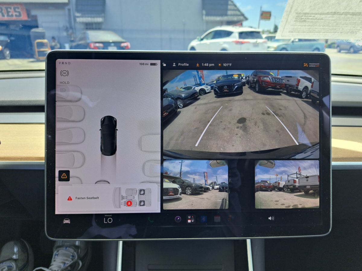 Tesla Model 3 photo 7