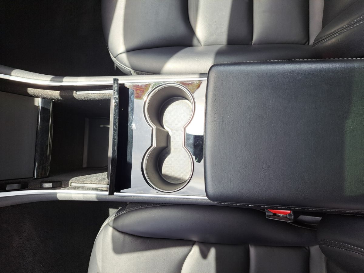 Tesla Model 3 photo 10