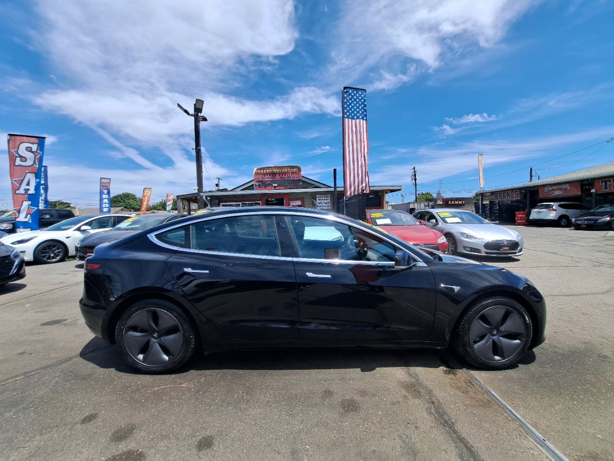 Tesla Model 3 photo 14
