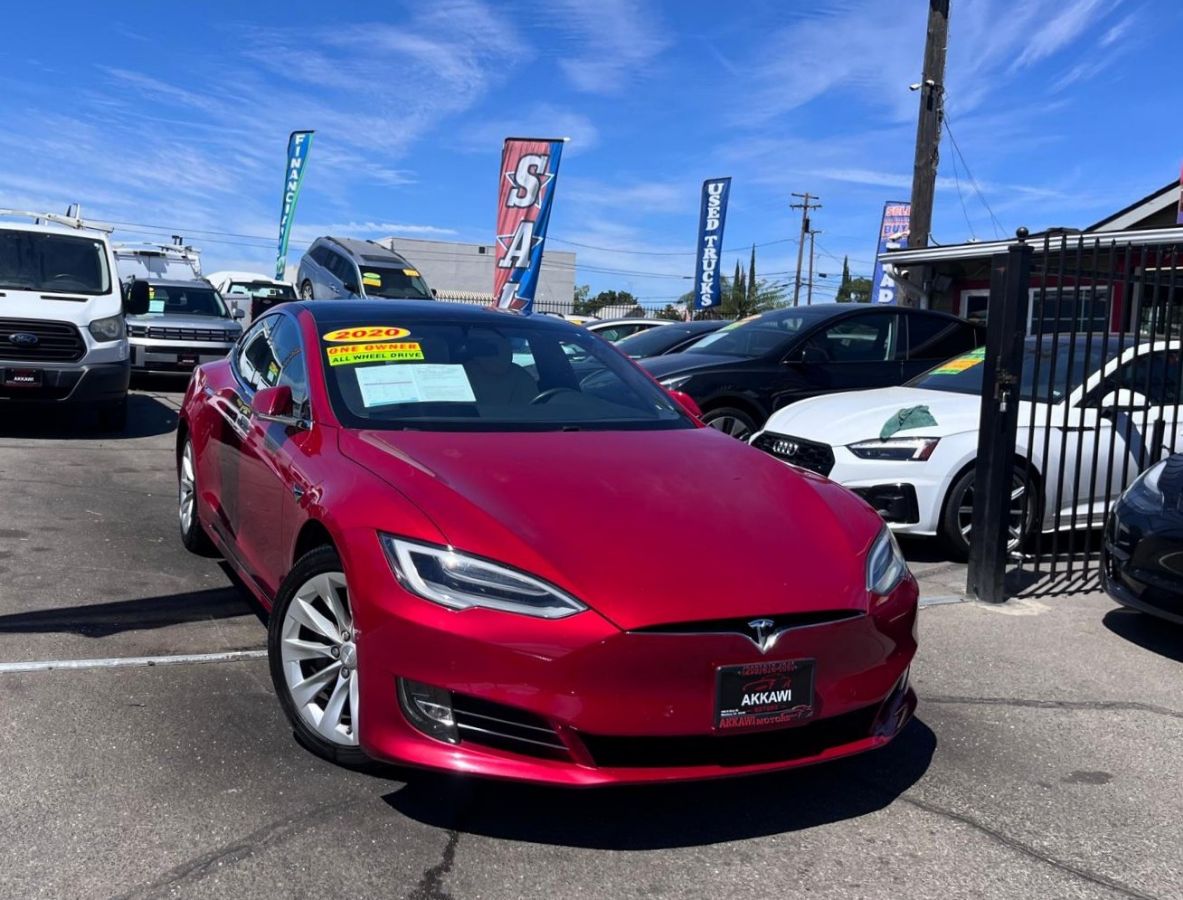 Tesla Model S photo 2