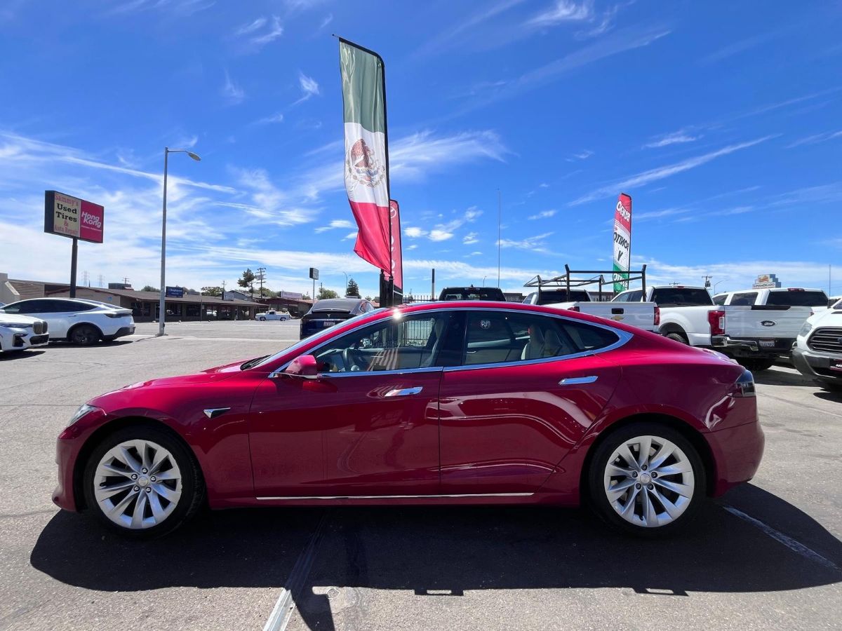 Tesla Model S photo 4