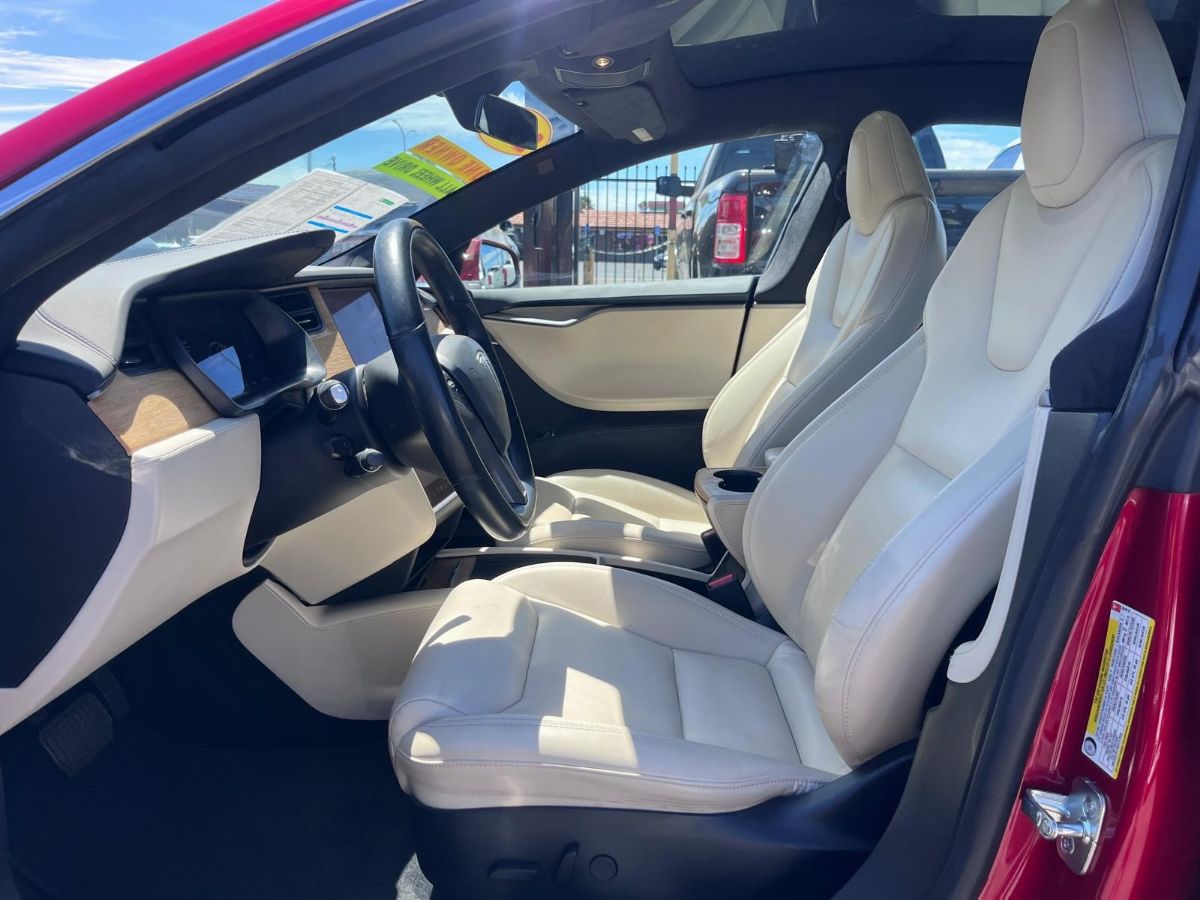 Tesla Model S photo 6